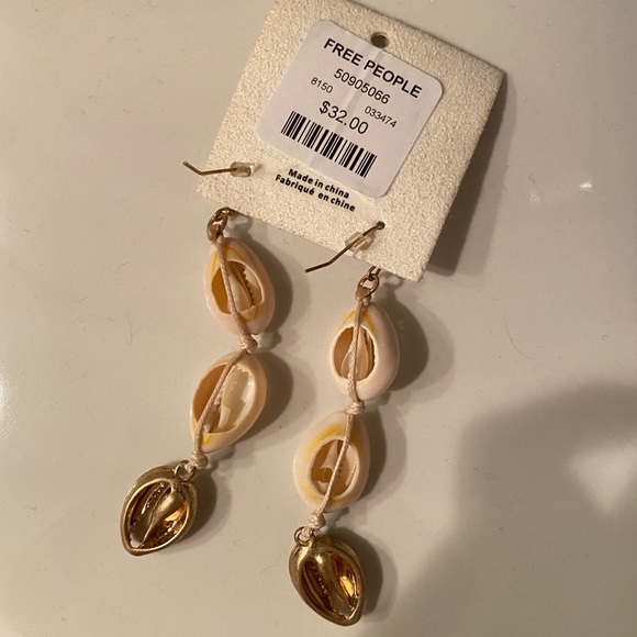 Free People Earrings - Picture 2 of 3
